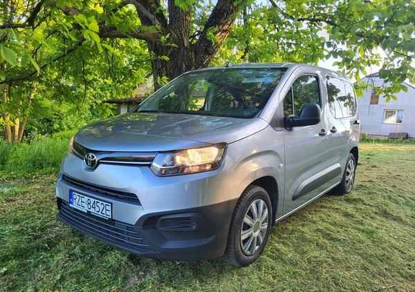 Toyota Proace City Verso cena 53900 przebieg: 225000, rok produkcji 2020 z Rzeszów małe 211